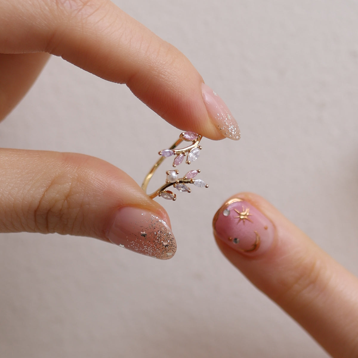 Pearl vine ring