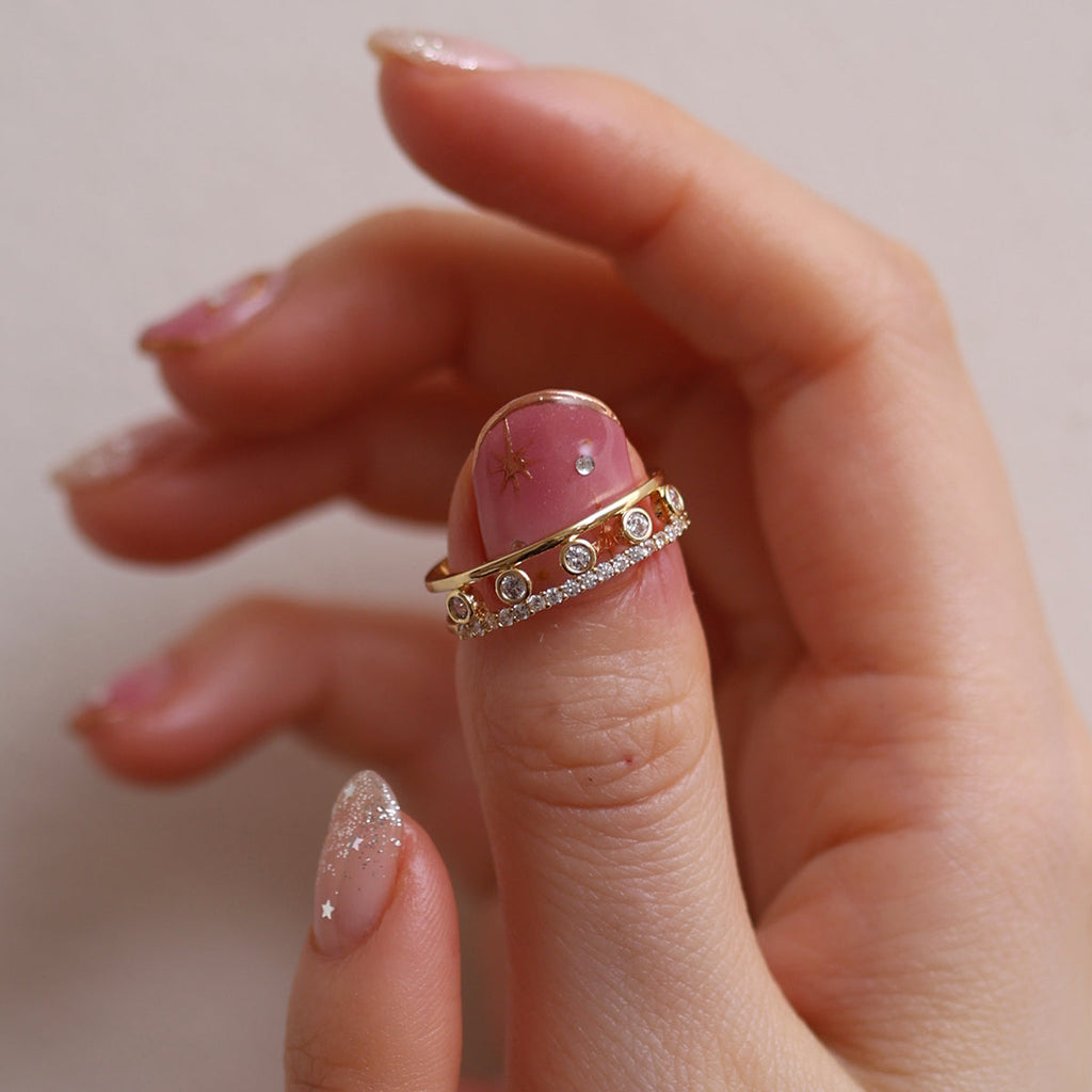 Cubic dots ring